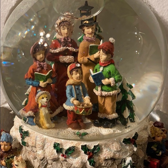 SPECIAL TIMES ⭐️ musical water globe - Picture 2 of 6